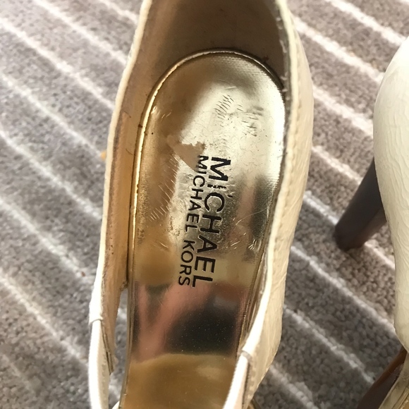 Michael Kors Crinkled Patent Leather Platform - Picture 5 of 6